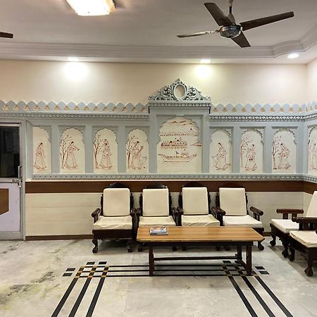 Hotel Damanis Udaipur Exterior photo