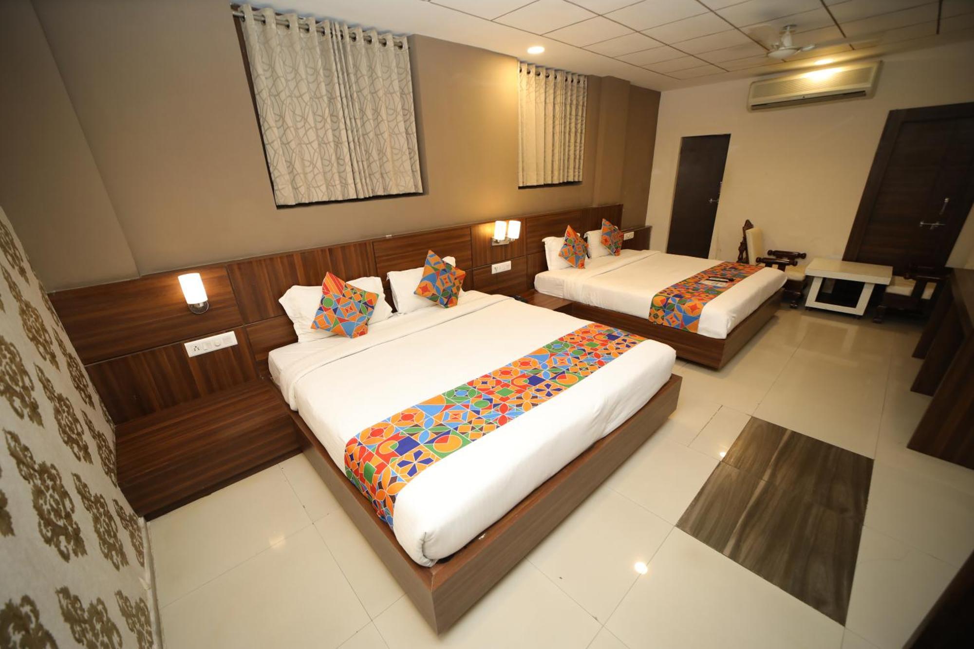 Hotel Damanis Udaipur Exterior photo