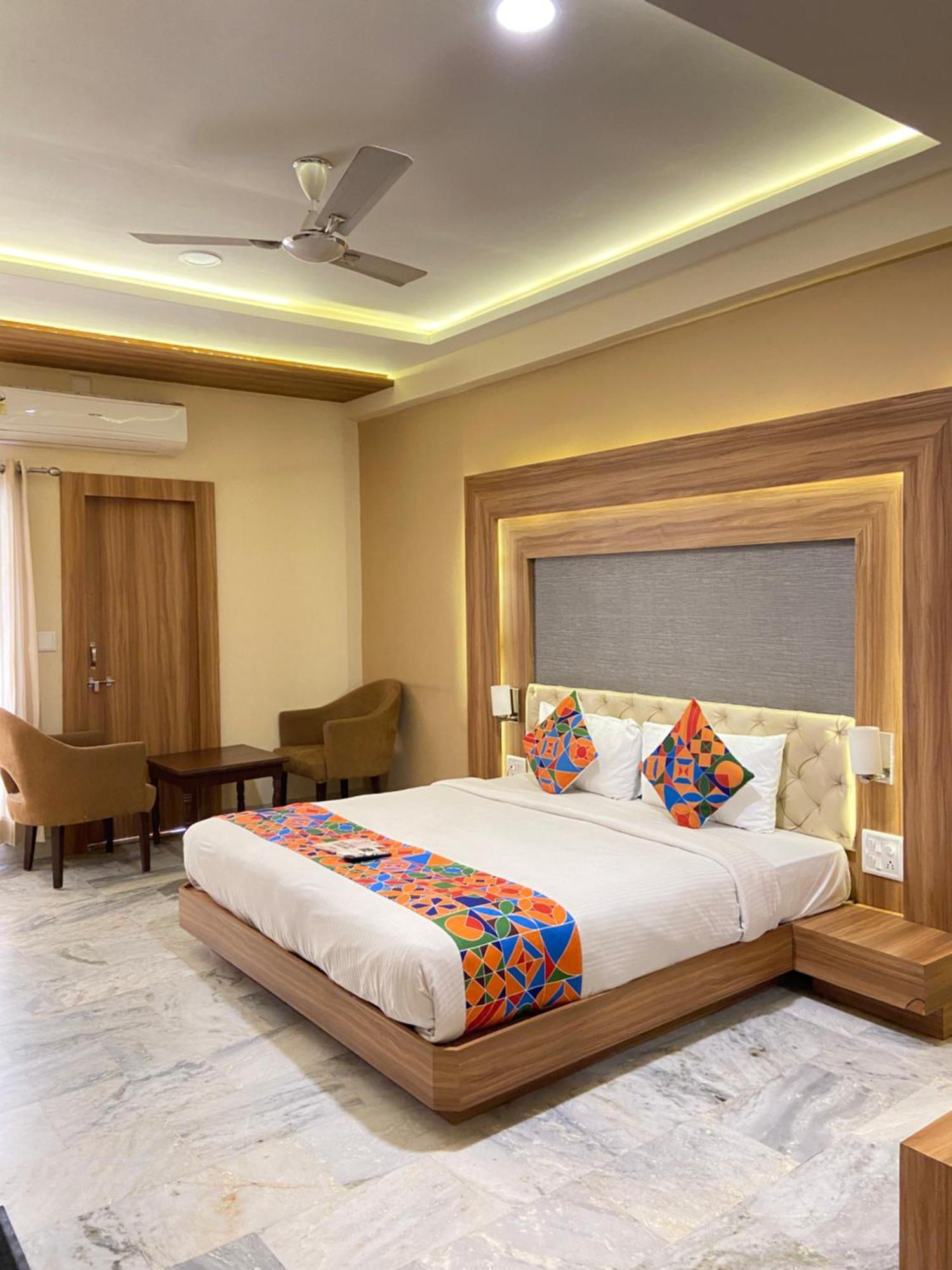 Hotel Damanis Udaipur Exterior photo