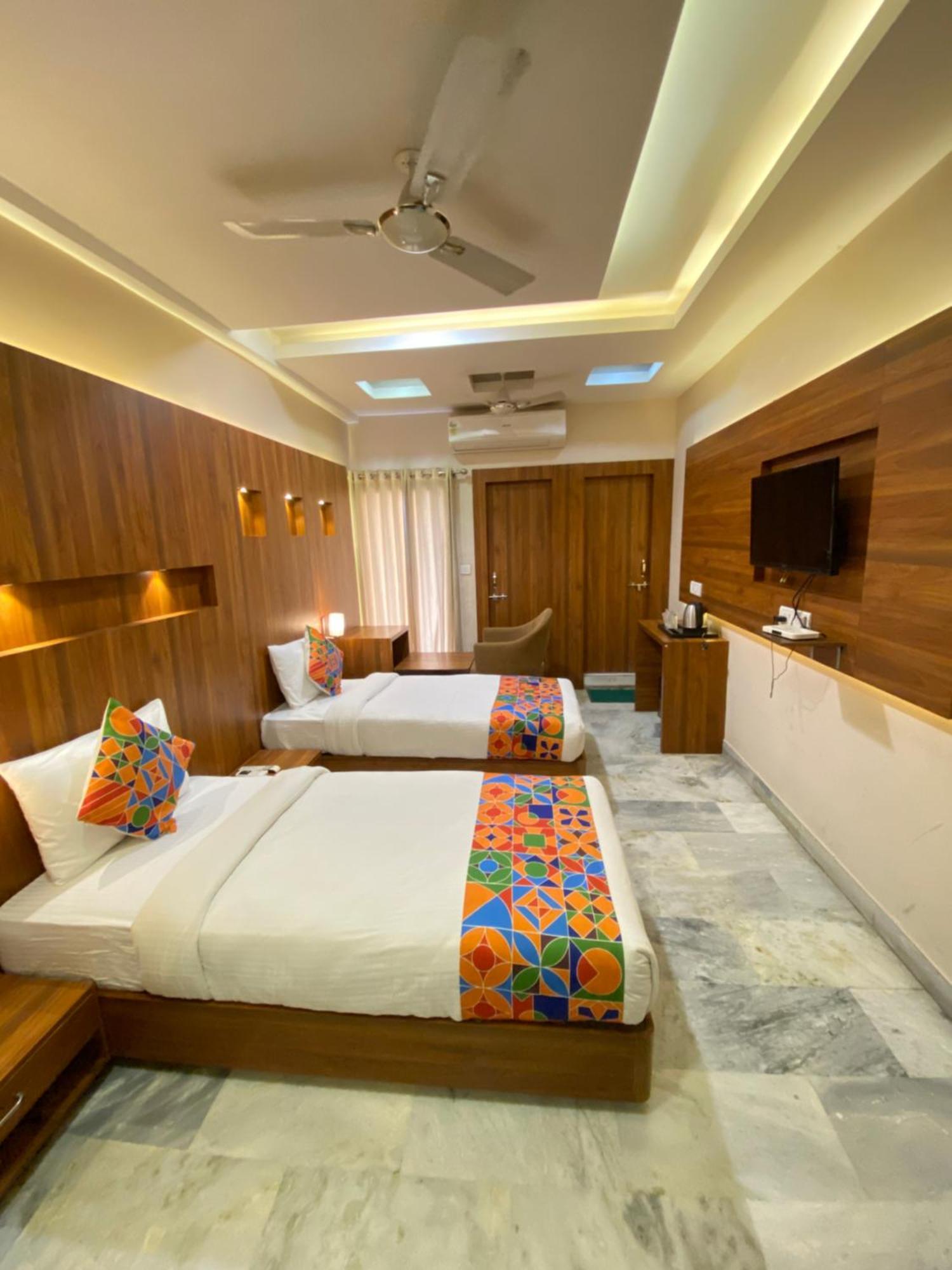 Hotel Damanis Udaipur Exterior photo