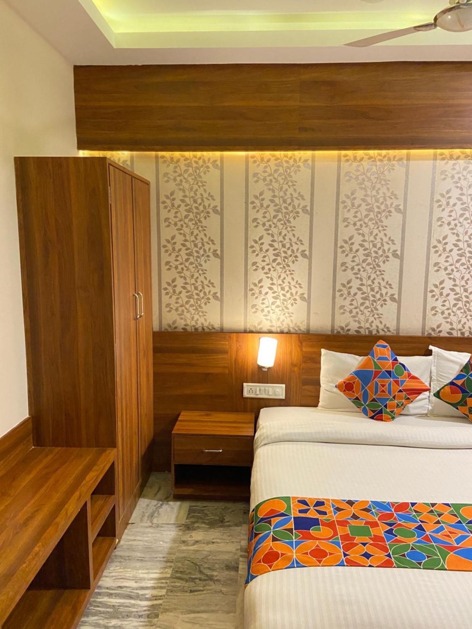 Hotel Damanis Udaipur Exterior photo