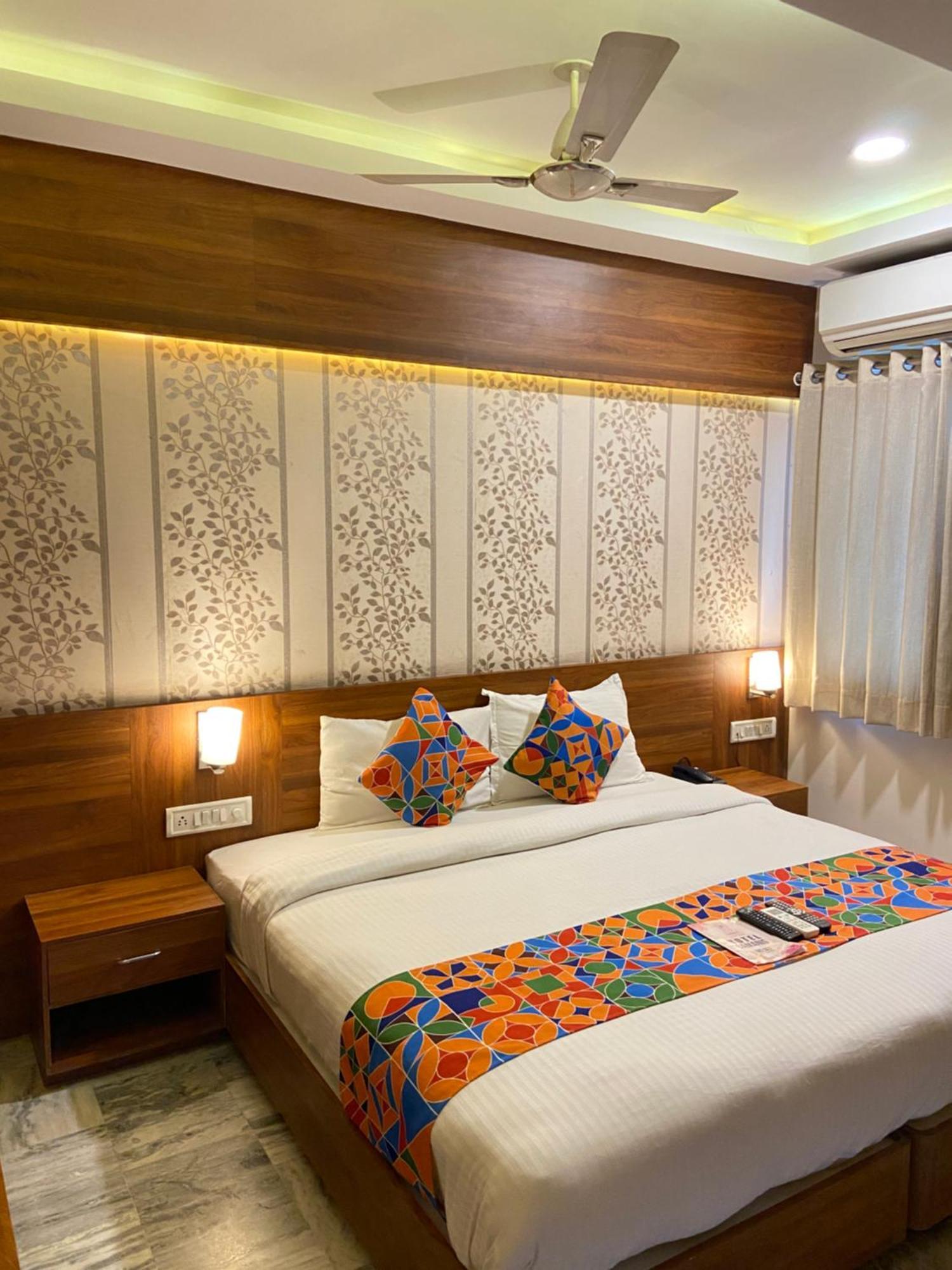 Hotel Damanis Udaipur Exterior photo