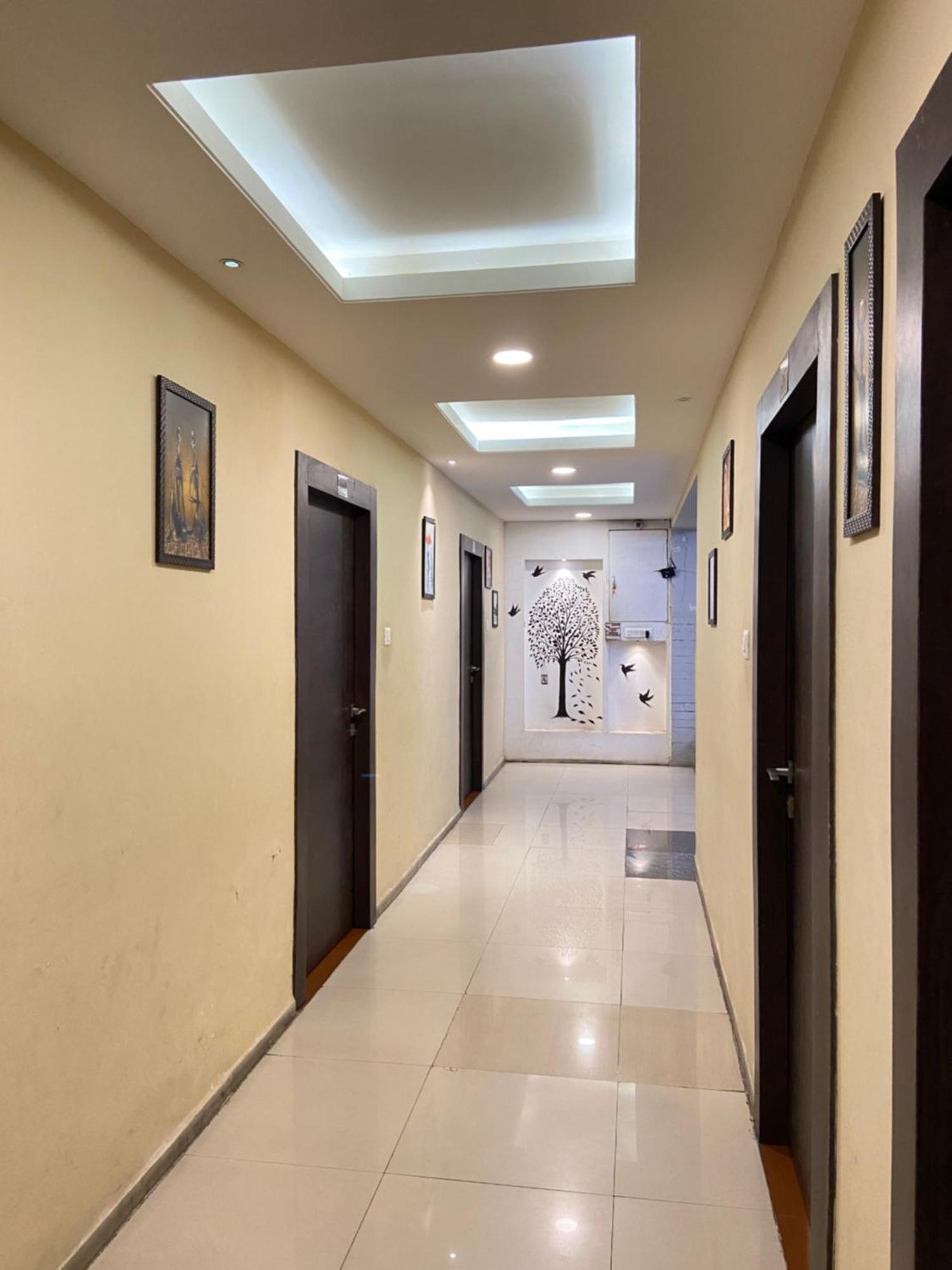Hotel Damanis Udaipur Exterior photo